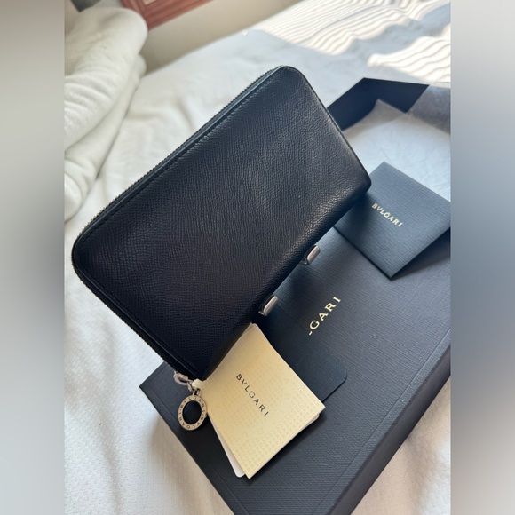 BVLGARI Handbags - 🔥Bulgari Wallet (unisex)